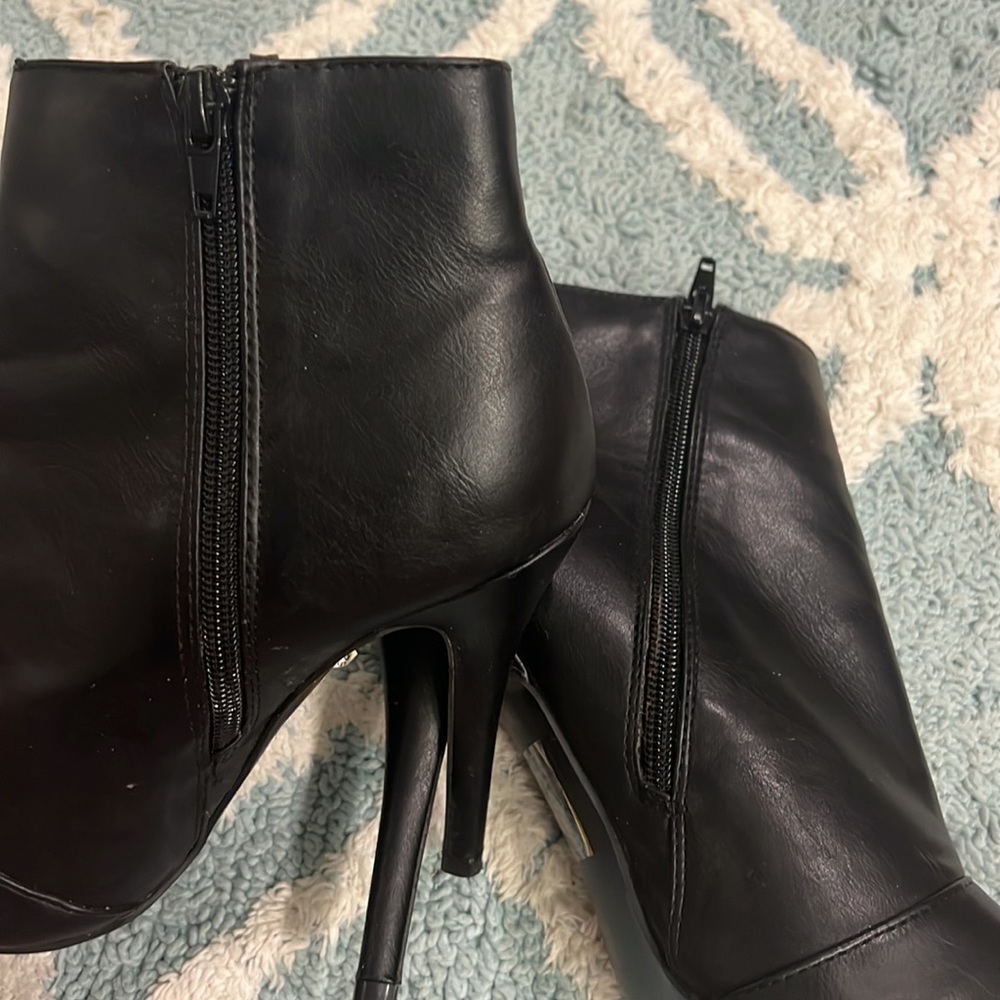Shoes - Picture 6 of 12